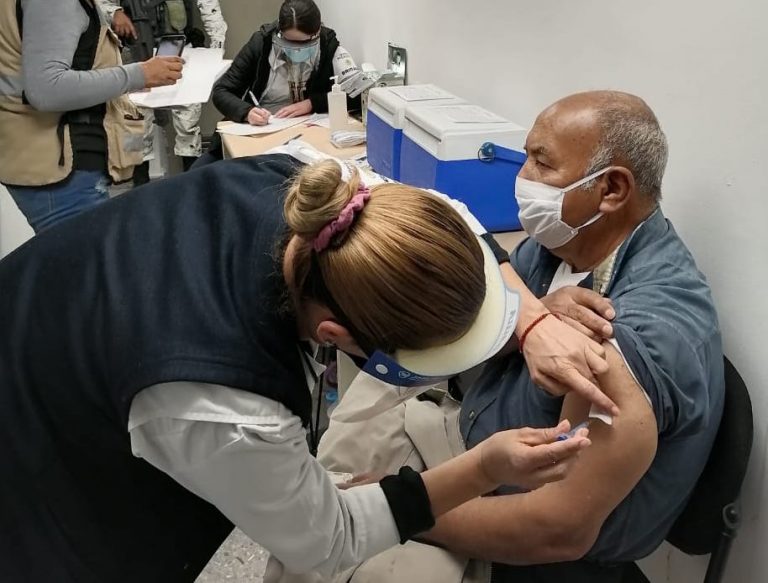 Arranca vacunación de adultos mayores en Sonora