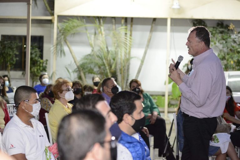 Propone Gándara oficina de emprendimiento en Sonora