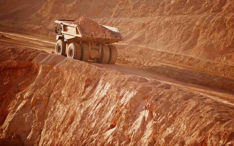 Recuperación económica global lanza al cobre hasta el espacio estelar