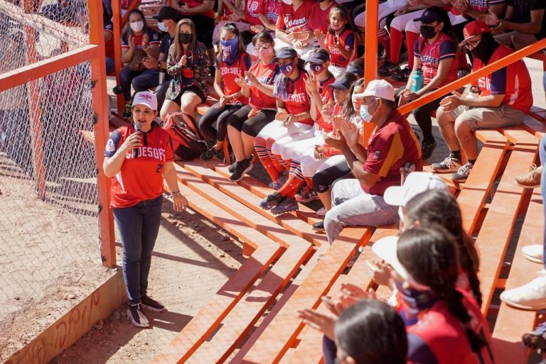Invita Celida López a niñas deportistas a seguir luchando por sus sueños