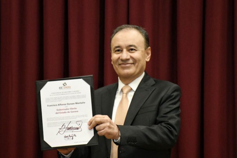 “Dejaré los pelos en la cerca por Sonora”, dice Alfonso Durazo al recibir la constancia de mayoría