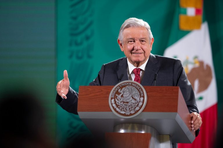 Llega AMLO a Sonora para intensa gira por el norte; inicia en SLRC, cierra en Cananea
