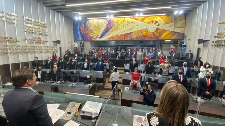 Instala el Congreso de Sonora la 63 legislatura; preside Jacobo Mendoza la mesa directiva