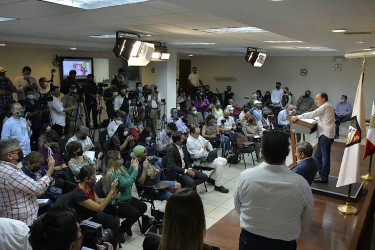 Anuncia Durazo a Armando Villa en Economía y da 6 nombramientos polémicos y muy políticos en su gobierno
