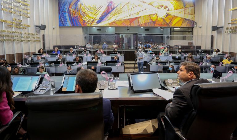 Presentan iniciativas para simplificar trámites en el Registro Civil y declarar ausencia de personas desaparecidas