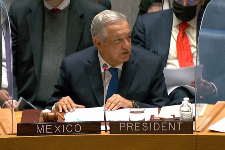 Plan mundial de fraternidad y bienestar, la bandera de México en la escala mundial