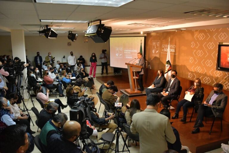 Beneficiará gobierno de Sonora a 73 mil estudiantes con becas este 2022