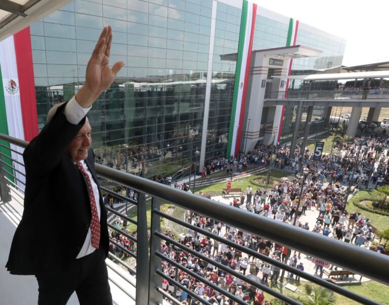 Misión cumplida; la suma de esfuerzos hizo posible el AIFA, afirma presidente López Obrador