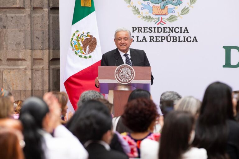 Igualdad económica y social, fundamentales en la conquista de derechos de las mujeres: presidente