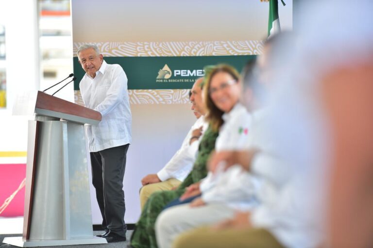 Acabar de limpiar la corrupción, esencial para recuperar autonomía energética, dice el presidente