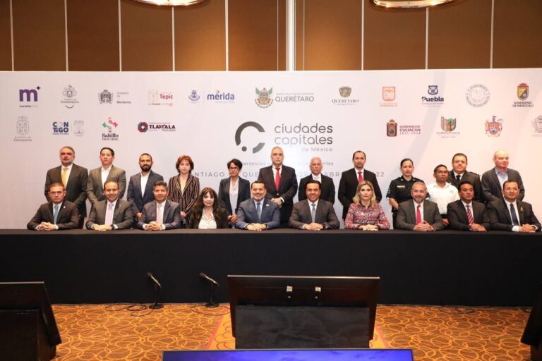 Presenta Toño Astiazarán programa de patrullas eléctricas y tecnología en Foro de Ciudades Capitales