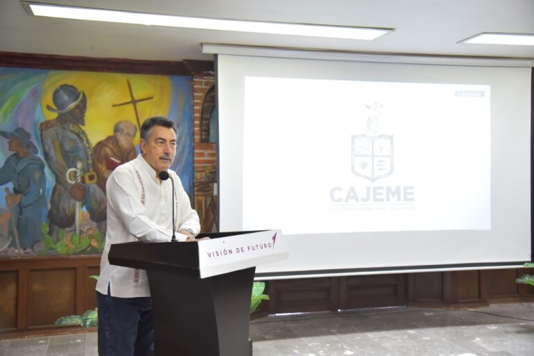 Avanza Cajeme en reparación de vialidades
