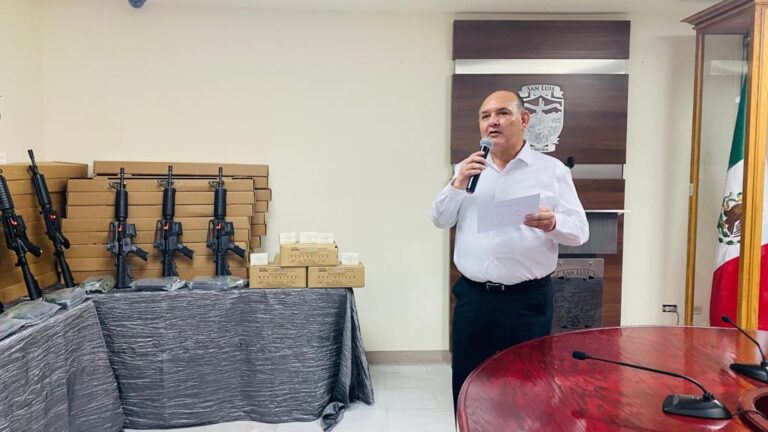 Recibe Policía Municipal de SLRC primera dotación de armamento y municiones