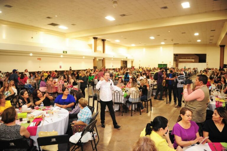 Alfonso Durazo anuncia servicio civil de carrera a trabajadoras del Gobierno de Sonora