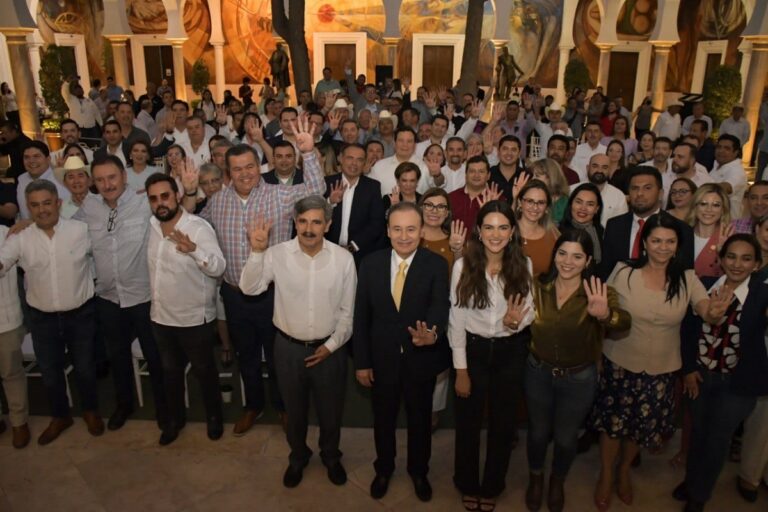Llama Durazo a su equipo a dejar la política “pequeña que divide” y a mantener la humildad