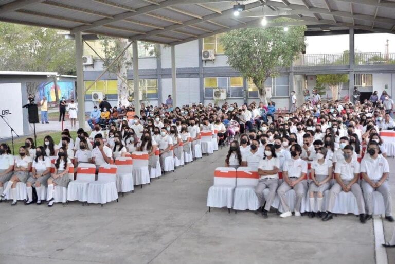 Sistema Cobach graduó a 200 mil alumnos en Sonora en 46 años