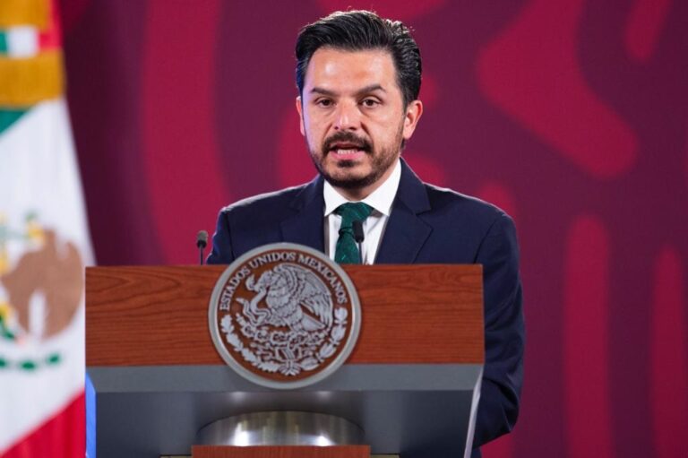 Logran contratación de 2 mil 253 médicos especialistas, faltan 12 mil vacantes