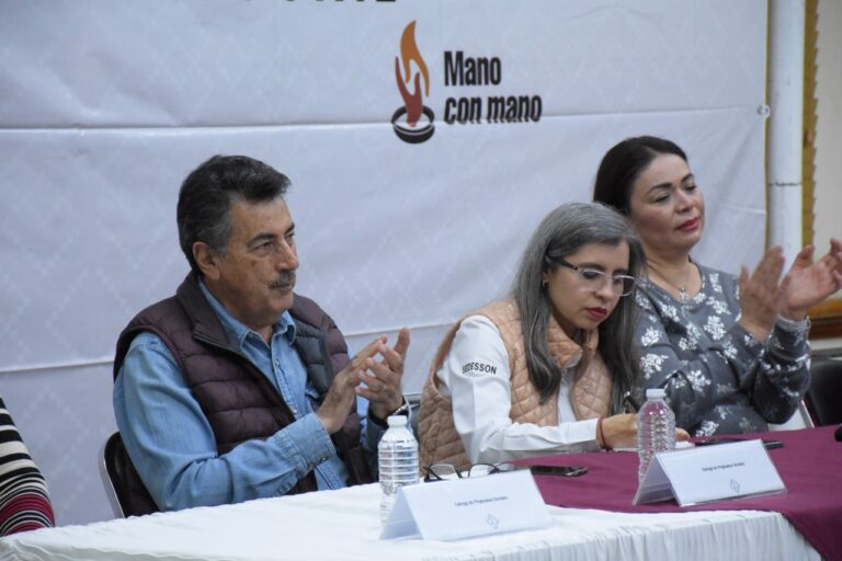 Entregan apoyos a mujeres de Cajeme