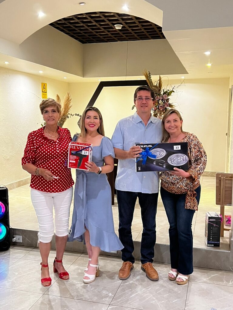 La labor de la mujer es indispensable para el desarrollo de Navojoa: Elías Retes