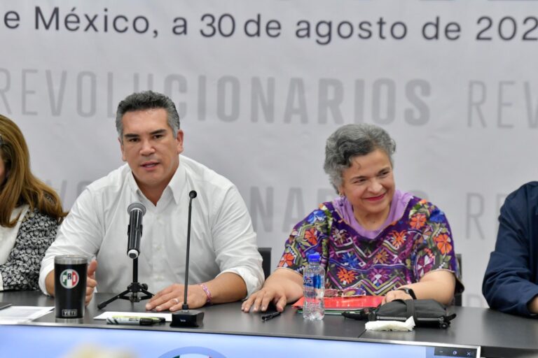 Renuncia el PRI a tener candidata, apoyará a la panista Xóchitl Gálvez