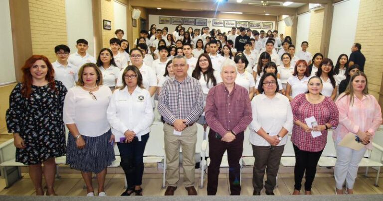 Refrenda Cobach Sonora compromiso de formar estudiantes con una visión más humanista