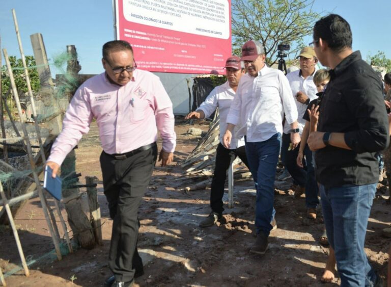 Atiende gobernador Alfonso Durazo zonas afectadas por el paso del huracán Hilary en el sur de Sonora