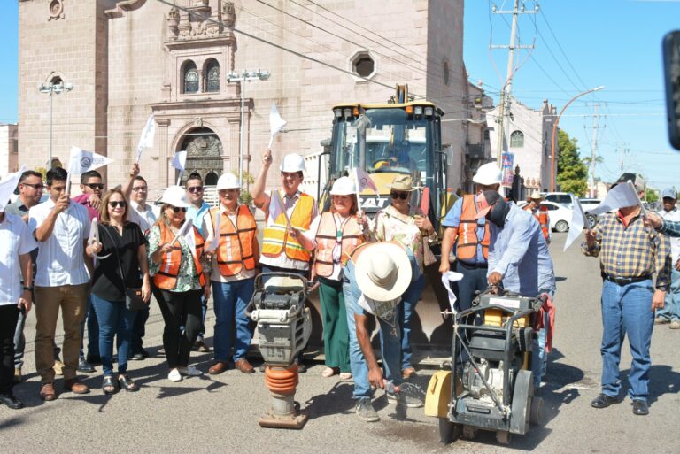 Da banderazo Elías Retes a reconstrucción de pavimento por la Morelos