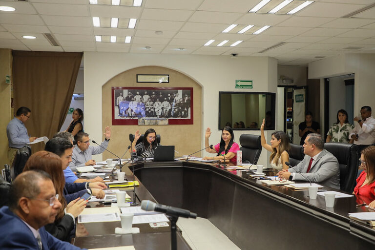 Presentan informe titulares de órganos internos de control ante Comisión de Fiscalización
