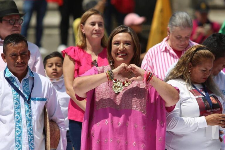 Posible ganarle a Morena y la 4T, asegura Xóchitl Gálvez al recibir constancia que la hace candidata presidencial