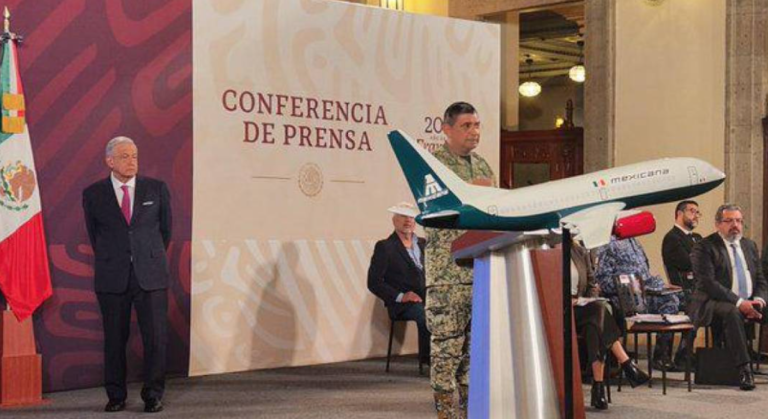 AMLO tiene un plan para reducir costos de los boletos de avión en un 12% en México
