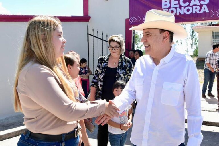 Fortalecemos el turismo y educación en la Sierra Alta, con Circuito de Rodeo y entrega de becas, tablets y bicicletas: Alfonso Durazo