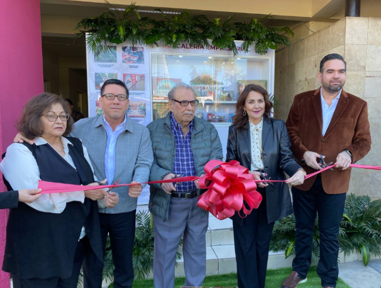Inaugura 29 Ayuntamiento primera Galería Empresarial