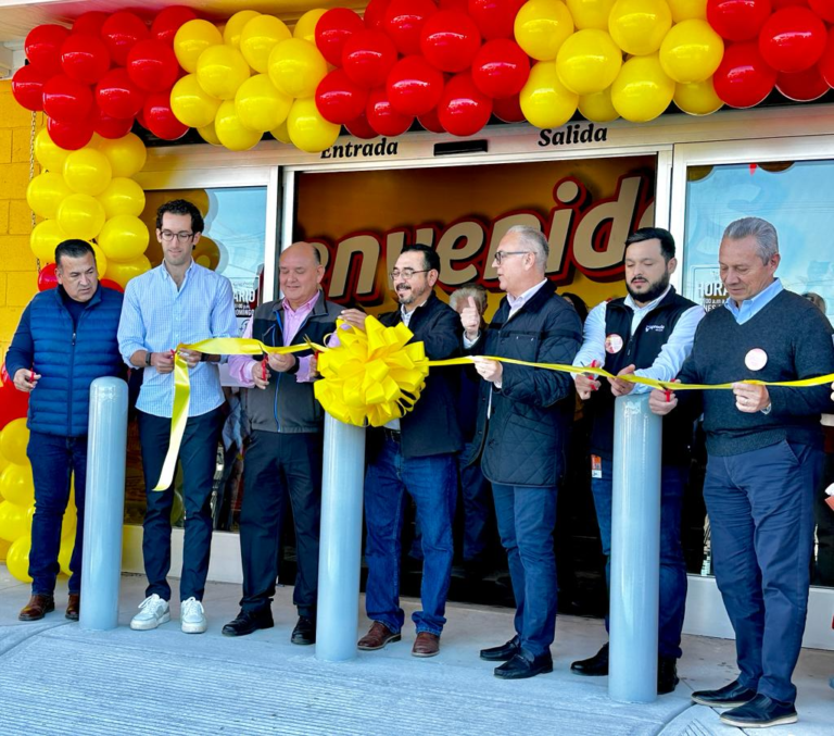 Da Alcalde bienvenida a supermercado Aprecio Chula Vista