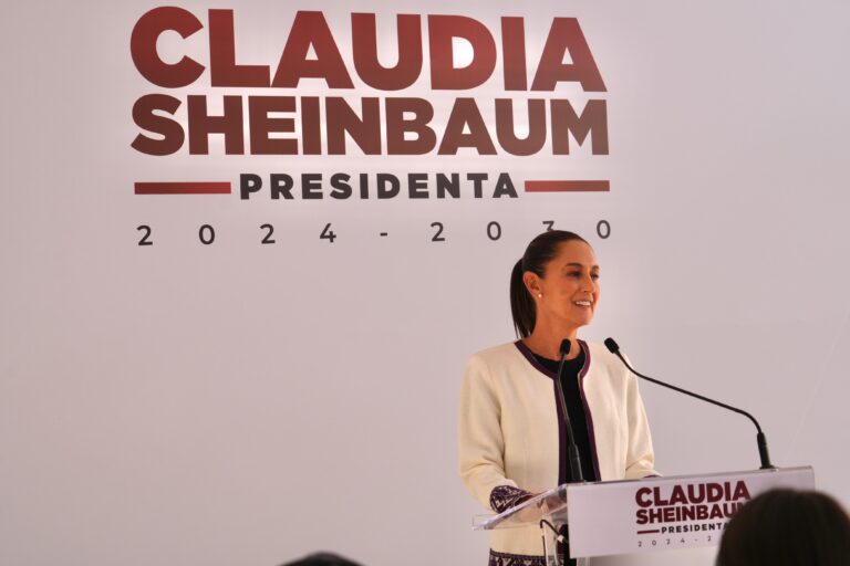 Vamos a cumplir con todos los compromisos que hicimos, no son promesas: Claudia Sheinbaum anuncia arranque de programas sociales con mujeres de 60 a 64 años y adolescentes de todo el país