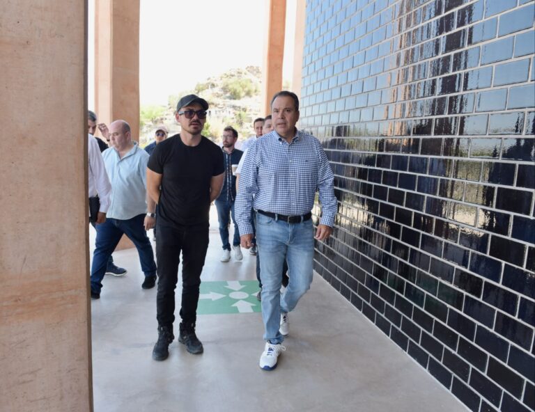 Acuerda Toño Astiazarán con titular de SEDATU mejoras al Centro Cultural Ágora