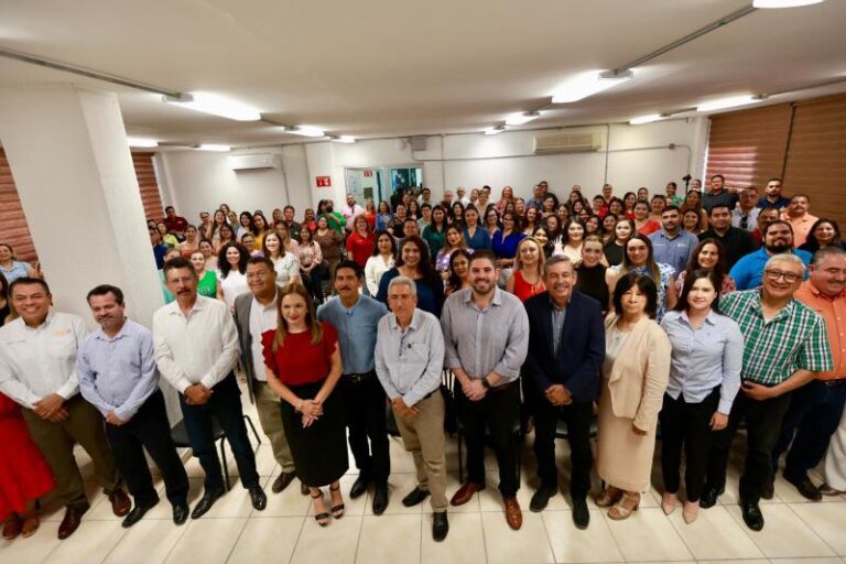 Docentes de Sonora participan en taller de formación para analizar estrategias y mejorar su preparación en bien de la educación