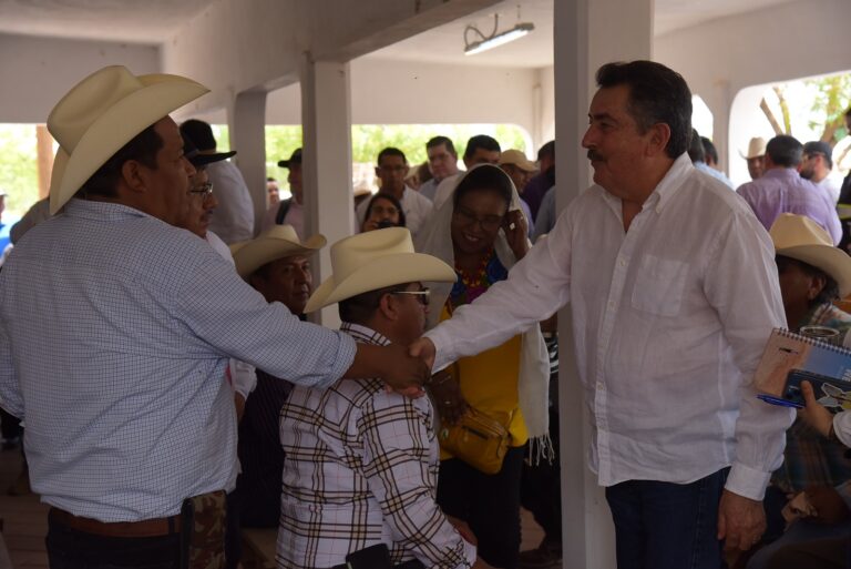 Se reúnen alcalde y gobernador con etnia yaqui para establecer acuerdos conforme al plan de justicia