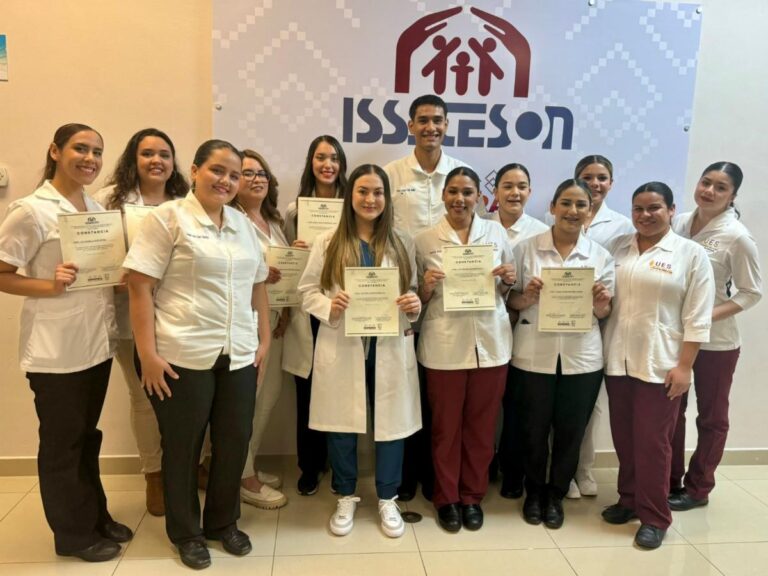Terminan 51 estudiantes el servicio social en Isssteson