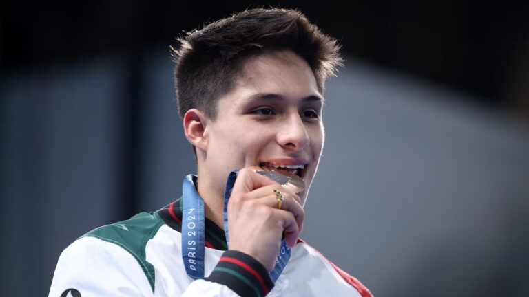 Osmar Olvera lo vuelve hacer; obtiene Bronce en Clavados