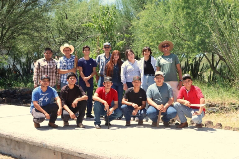 Estudiantes de Biología de la Unisierra se capacitan para enfrentar retos ambientales