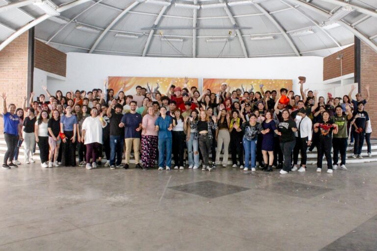 Inician clases más de 16 mil estudiantes en la UES