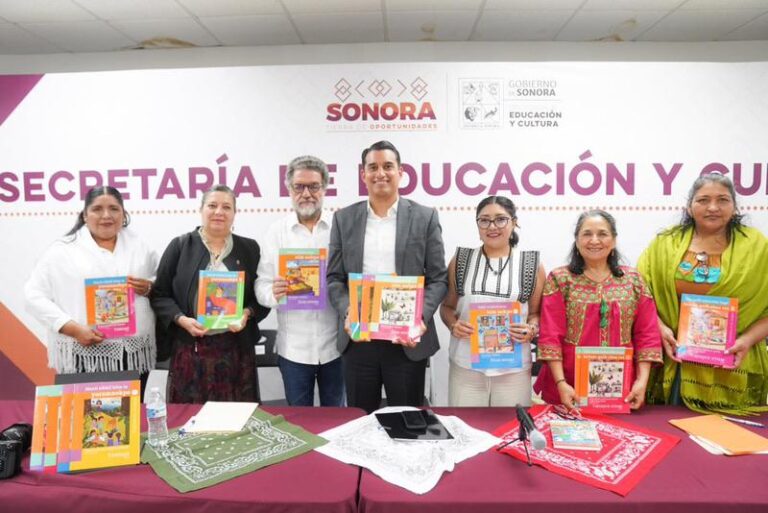 Presentan SEP y SEC antologías de libros de texto traducidos a lenguas indígenas