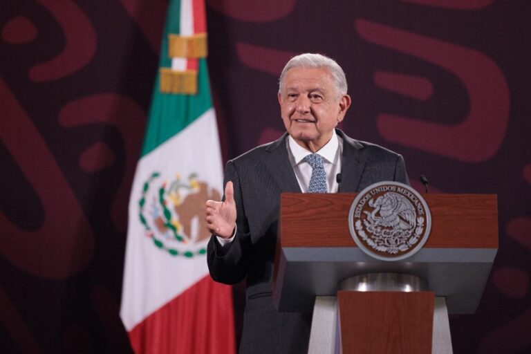 Agradece López Obrador a Zoé Robledo su trabajo en el IMSS y a Sheinbaum el ratificarlo