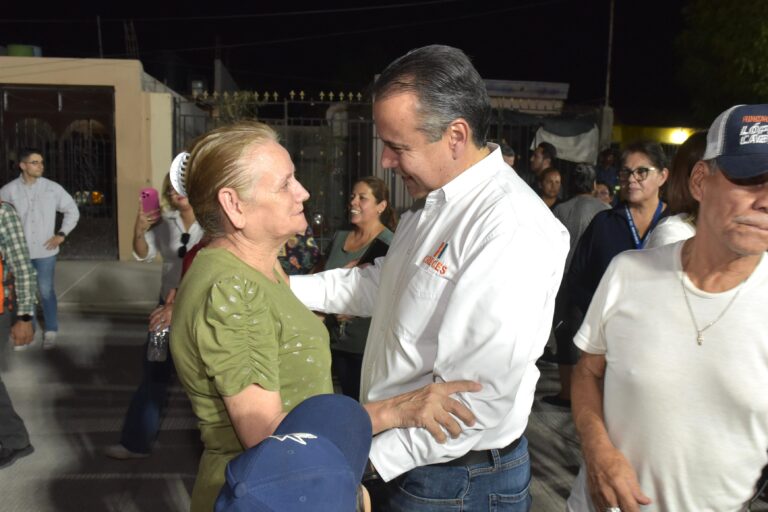 Beneficia Toño Astiazarán a 8 mil personas con pavimentación de avenida Suaqui Grande