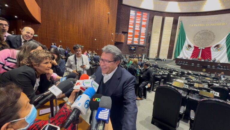 Monreal anuncia iniciativa para “blindar” reformas constitucionales como la del Poder Judicial