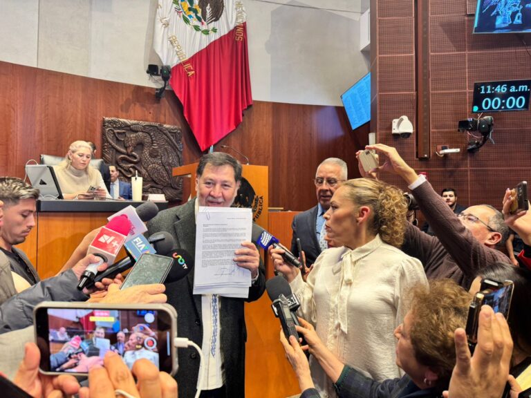 Entregan 8 ministros de la SCJN su renuncia al senado