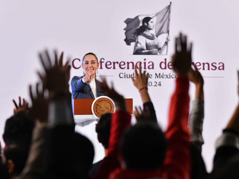 Claudia Sheinbaum y los medios (La Mañanera del Pueblo)