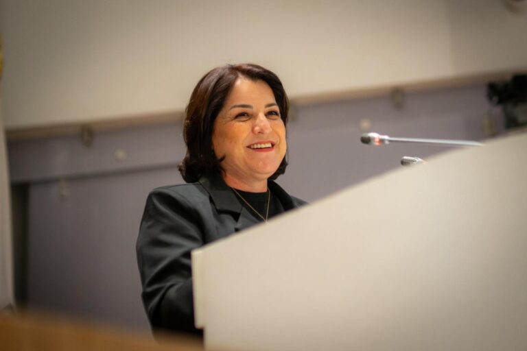 Propone Bancada Naranja licencias de conducción permanentes