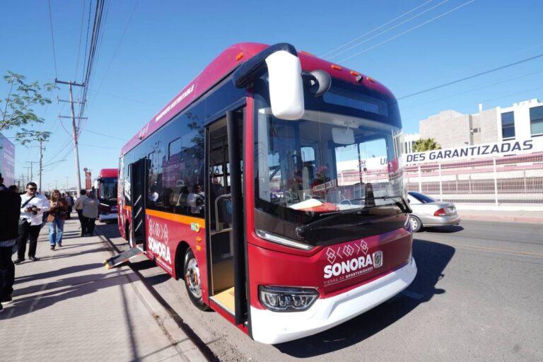 Entrega Gobernador Durazo camiones eléctricos y mejora transporte público en Hermosillo