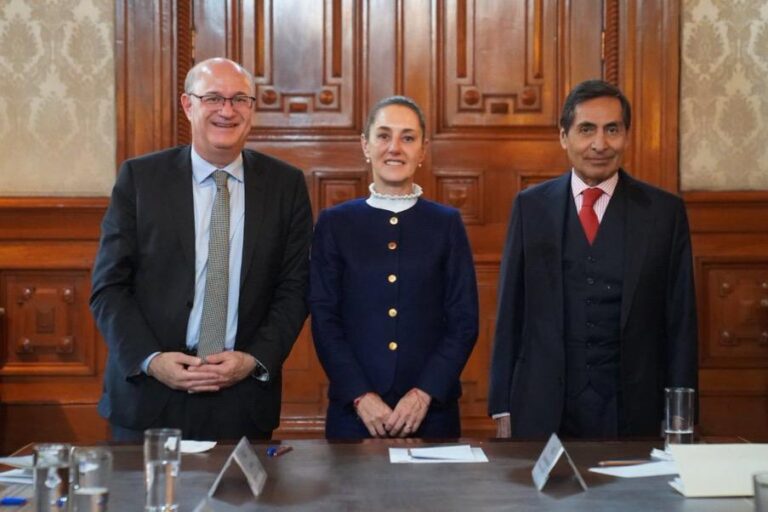 Sheinbaum también recibe a presidente del BID en Palacio Nacional